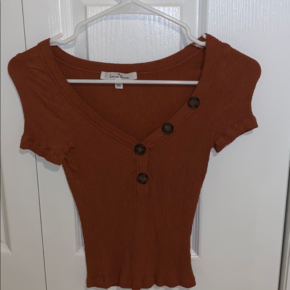 Slim brownish shirt